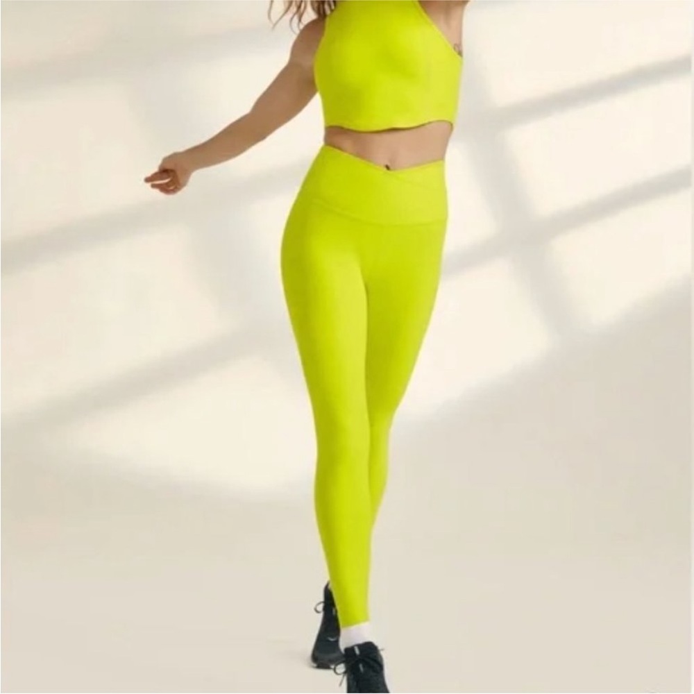 Beyond Yoga Green Neon size M